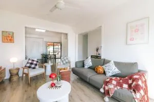 Hobart Riverside Cosy 4BR Stay 10mins to CBD - Lindisfarne