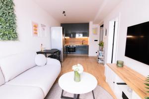 Krivoo Apartments II-Private Parking