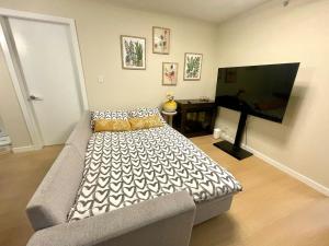 Spacious 3BR Condo in Downtown Vancouver Central Location