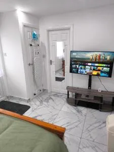 Edlin Guest House - Tilehurst Edlin Guest House - Tilehurst