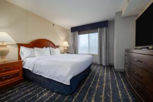 Junior Suite room in Hilton Garden Inn Milwaukee Northwest Conference Center