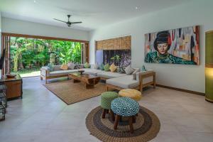 Puri Aman - Unique & Lush 3BR Pool Villa - Next to Gigi Susu & Walk to Beach