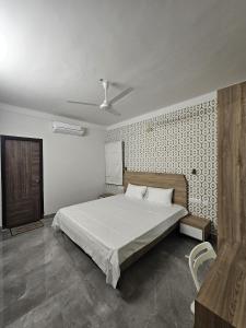 Pine Tree Garden - No Alcohol Zone