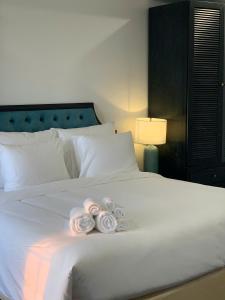 The Room Hotel - Starbucks