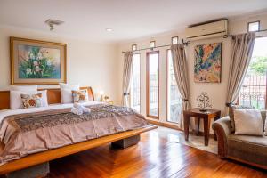 Nhà Nghỉ Dưỡng (Holiday Home)