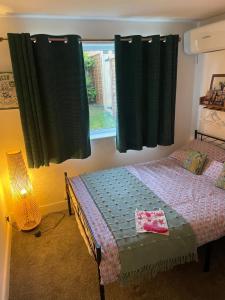 Magpie House BHX NEC HS2 free parking 4 bedrooms