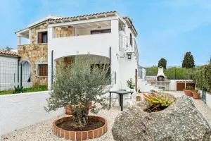 Casa Rosa a San Teodoro - Padru