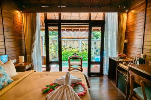 Ngesil Private Joglo & Pool