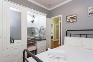 Heritage Cottage - 2-bedrooms