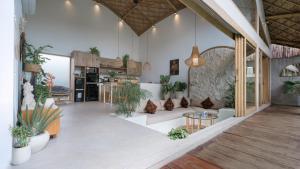 Sunny Paradise Villa by Betterplace