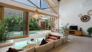 Sunny Paradise Villa by Betterplace
