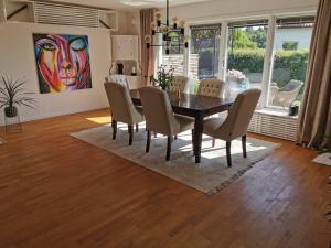 Nice villa with sunny terrace, smaller pool jumping-pad