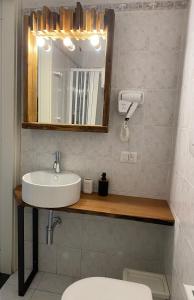 Single Room with Sea View room in Black Market Hotel