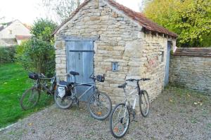 Maisons de vacances Cottage familial, grand jardin, toboggan, barbecue : photos des chambres