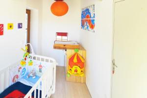 Maisons de vacances Cottage familial, grand jardin, toboggan, barbecue : photos des chambres