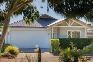 Luxury Golfers Escape Yarrawonga - Yarrawonga