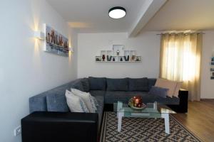 Apartment 4483-2 for 6 Pers in Kastel Kambelovac