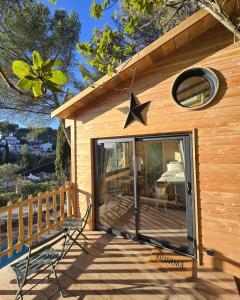 B&B / Chambres d'hotes La Cabane Aixoise Piscine & Jacuzzi : photos des chambres