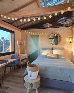 B&B / Chambres d'hotes La Cabane Aixoise Piscine & Jacuzzi : photos des chambres