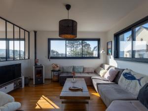 Villa lumineuse vue mer 150m plage