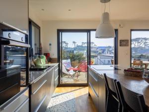 Villa lumineuse vue mer 150m plage