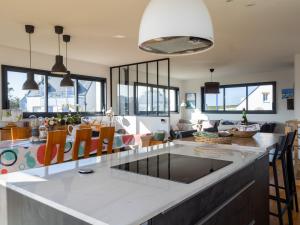 Villas Villa lumineuse vue mer 150m plage : photos des chambres