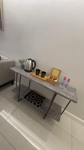 شقة أنيقة غرفتين نوم وصالة مودرن 013l