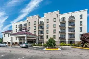 南方公园康福特套房酒店 - 伍德维尔