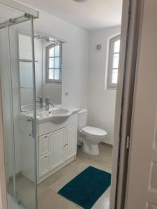 Villas Villa dans le Gard situee entre Nimes, Ales et Uzes avec piscine et spa jacuzzi : photos des chambres