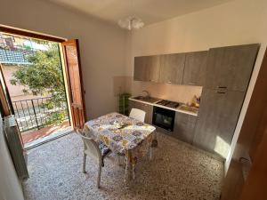 A Due Passi da MicheIino