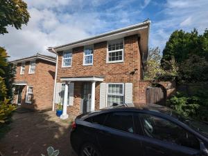 Spacious 4 Bed Gem near East Croydon Station