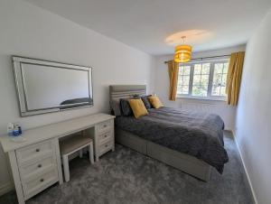 Spacious 4 Bed Gem near East Croydon Station