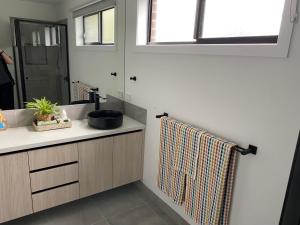 Eureka Gold Stays 2 bedrooms 2 bathrooms Wendouree No pets