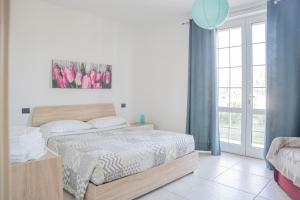 065 - VILLA LETIZIA, Elegante 2 PISCINA e Natura, 10 minuti da MARE e SPIAGGIE