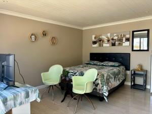 Bachelor Flat B