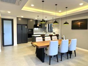 Zensiri Luxury 3BDR Pool Villa