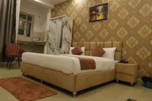 The Sandalwood By La Carnation I Faridabad-Gurgaon road - Dera Māndi