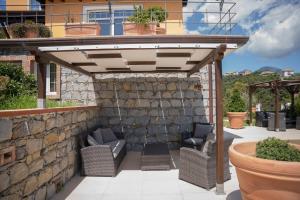 066 - VILLA LETIZIA, Elegante 3 PISCINA e Natura, 10 minuti da MARE e SPIAGGIE