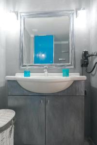 Blue Orchid Family Apartment with Balconies, Kallithea