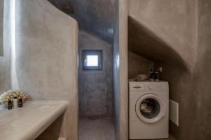 Rakan, Private Two Storey Home in Stelida, Naxos