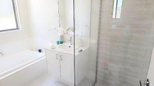 Eglinton Elegance - Hamptons Retreat