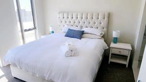 Eglinton Elegance - Hamptons Retreat