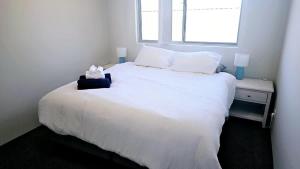 Eglinton Elegance - Hamptons Retreat