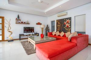 Luxury 4BR Villa Virginie, Salt Pool, Rawai