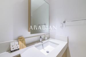 Sophisticated 1BR with City View in Creek Harbor