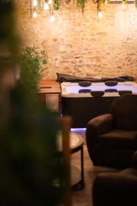 Villas Suite Prohibition - Love & atypique room sauna & spa : photos des chambres