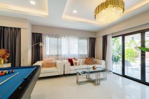 芭堤雅泳池四卧别墅 近四分方水上市场 可以住8人