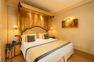Deluxe Suite room in Hotel A La Commedia