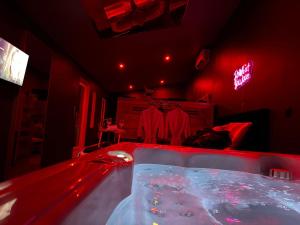 Love room villa rhôna avec jacuzzi