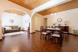 Domingos House - Valley View